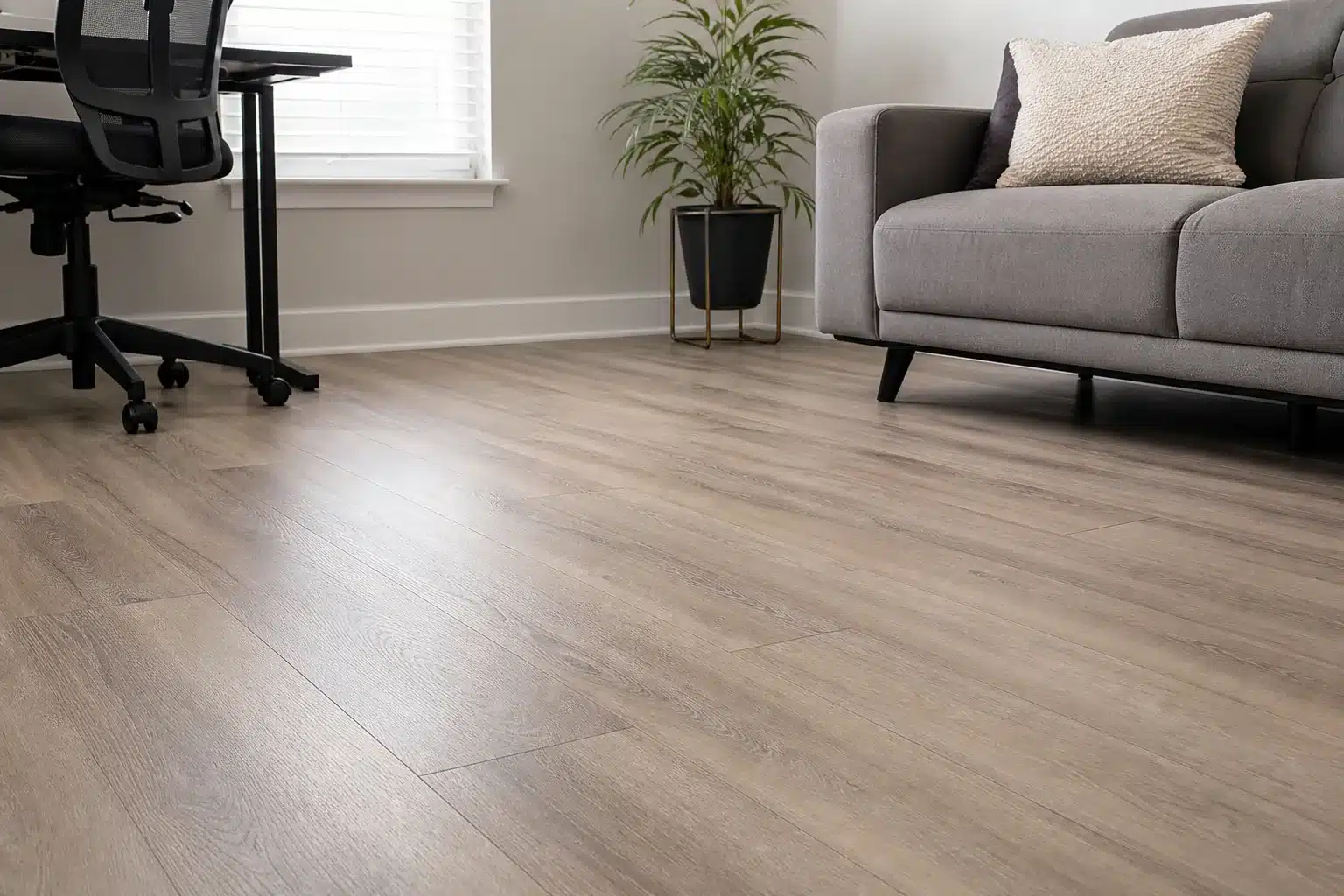 Laminate Flooring Contractor for Homes Rentals and Businesses for Austin TX laminate flooring installer services, flooring contractor support, installation, repair, replacement, and quote help